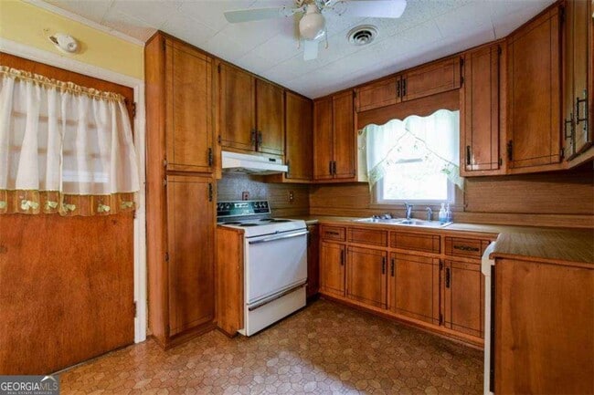 Building Photo - 2745 Old Concord Rd SE