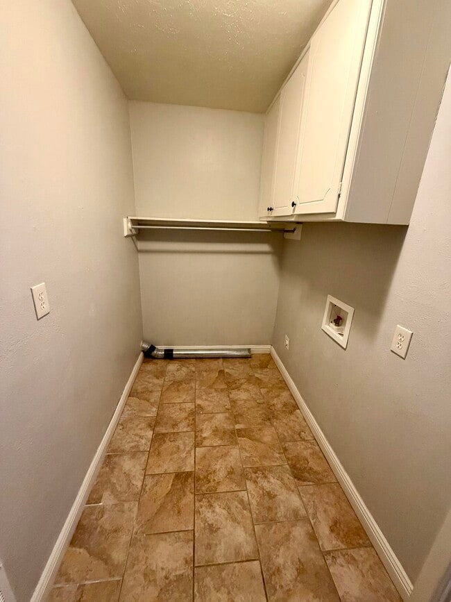 Building Photo - 3813 51st St