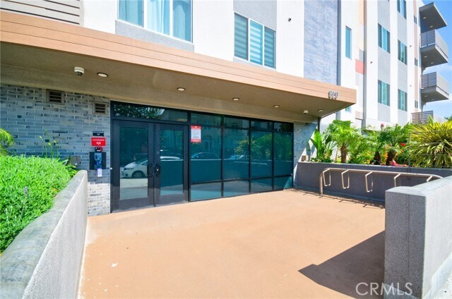 Building Photo - 820 S Wilton Pl