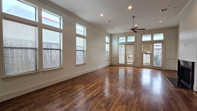 Building Photo - 5321 Inker St