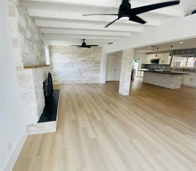 Building Photo - 924 SW 11th St