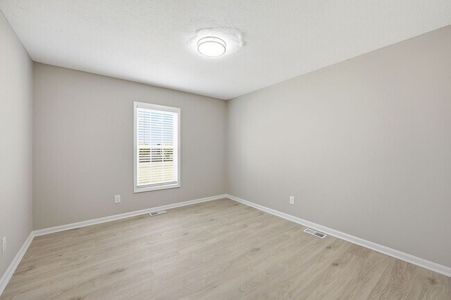 Building Photo - 4800 Hoyle Dr