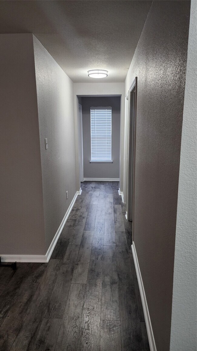 Building Photo - 22207 Greengate Dr