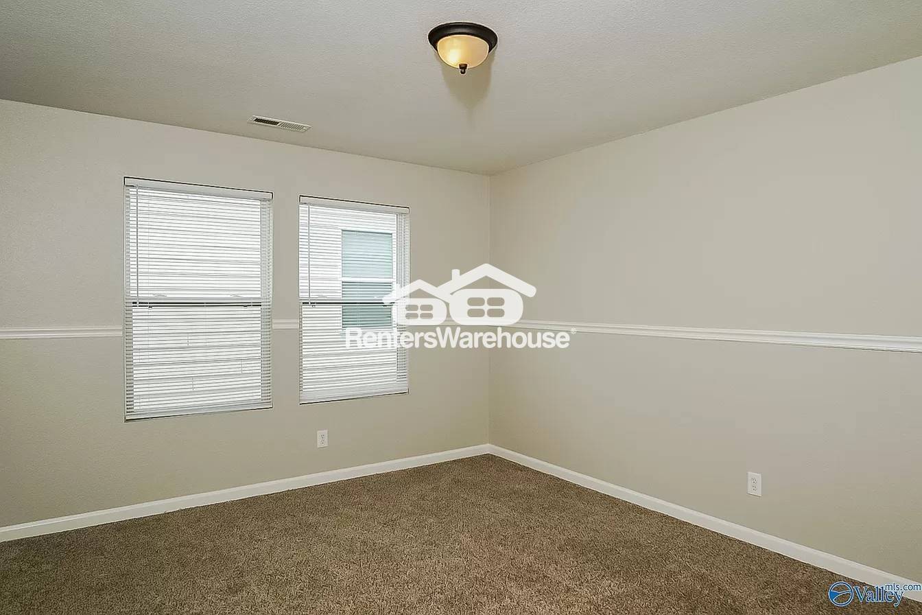 Building Photo - 123 Forestbrook Dr
