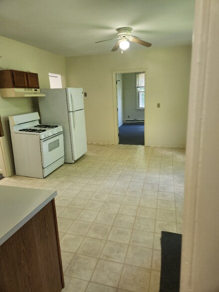 Primary Photo - 203 Water St
