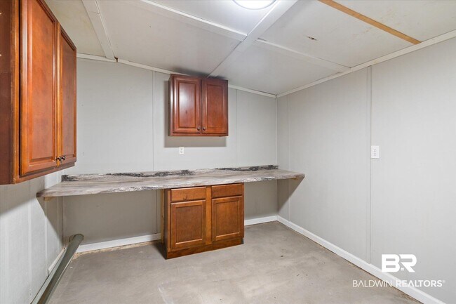 Building Photo - 6 Morgan Cir