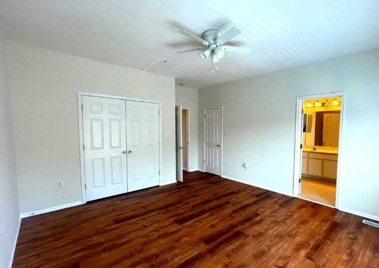 Building Photo - 9534 Walker Way