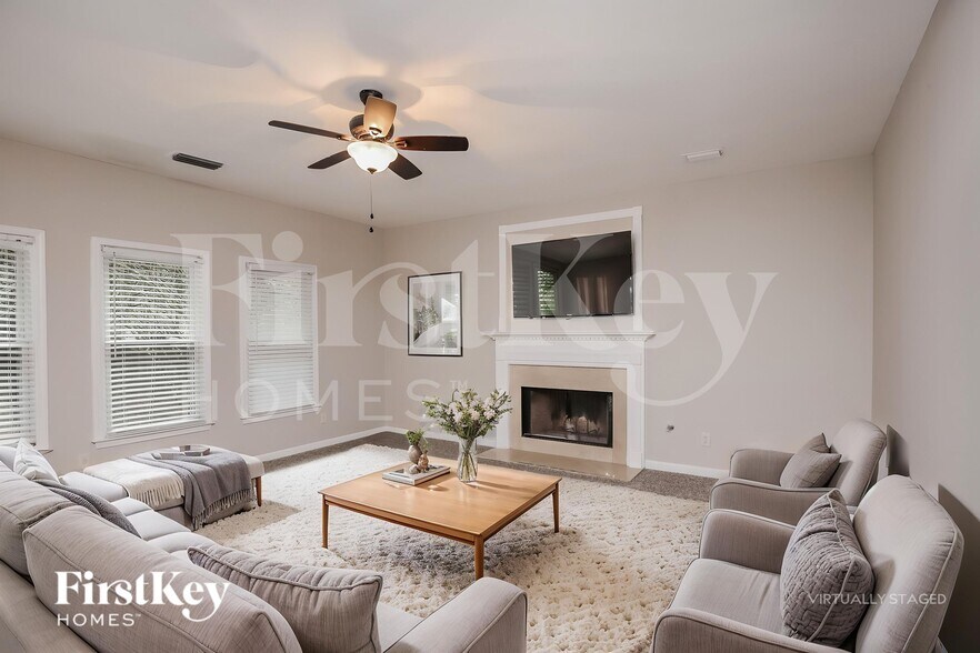 Building Photo - 3215 Maple Terrace Dr