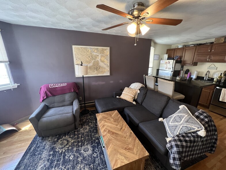 Building Photo - 142 Powder House Blvd