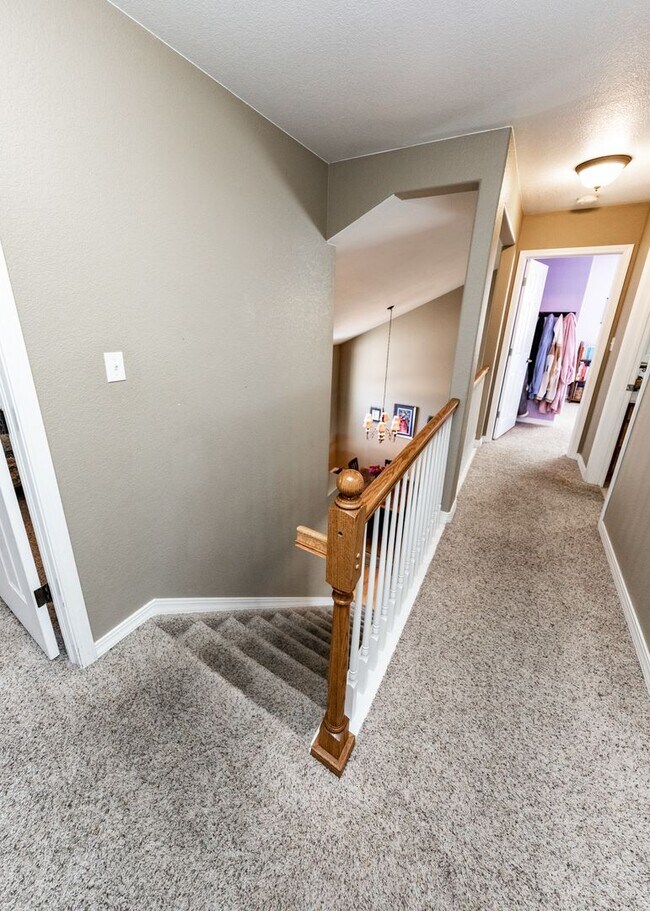 Building Photo - Fabulous 6 bedroom + office D20 Home with ...