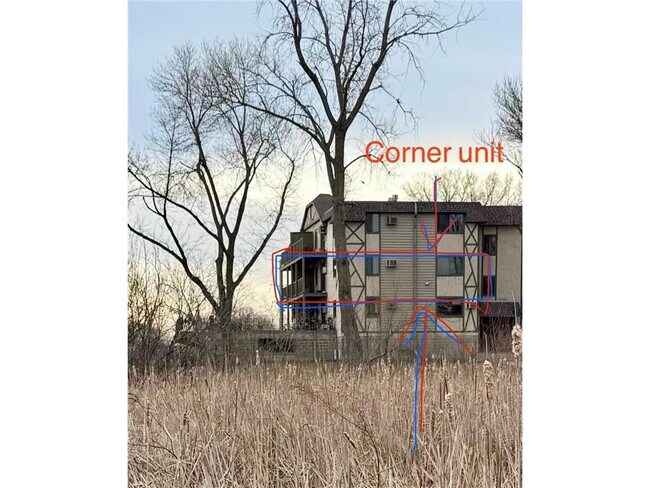 Building Photo - 1304 W Medicine Lake Dr