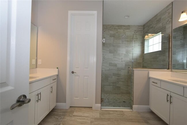 Building Photo - 6394 Roadstead Ct