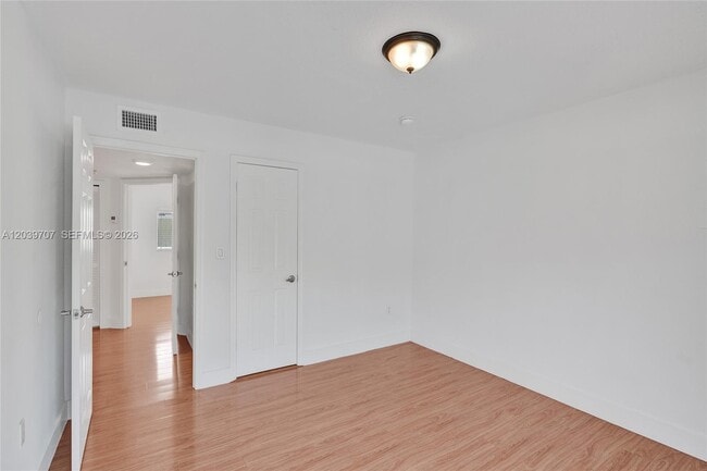 Building Photo - 990 NW 78th Ave