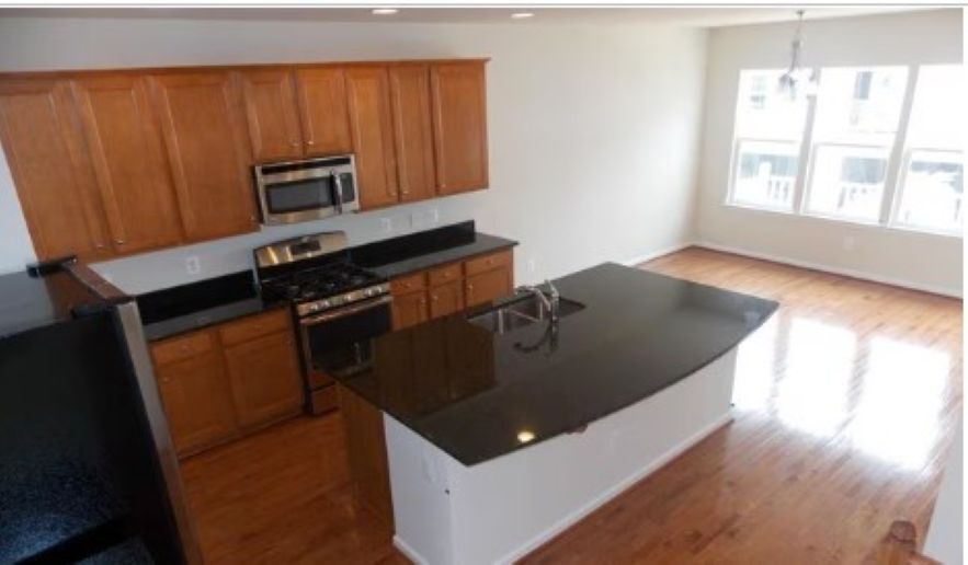 Building Photo - 44041 Eastgate View Dr