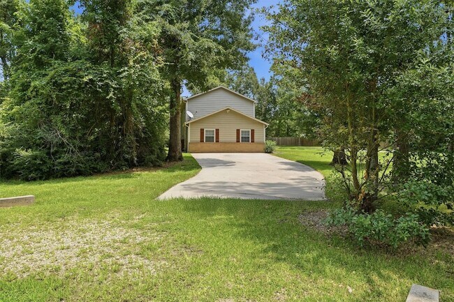 Building Photo - 15621 Northland Dr
