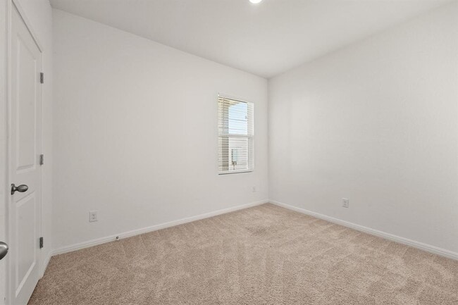 Building Photo - 473 Thistle Ln