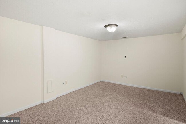 Building Photo - 6035 Grenfell Loop