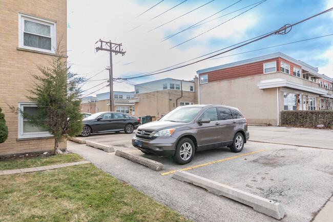 Building Photo - 8944 N Wisner St