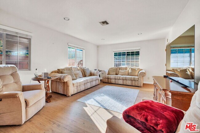 Building Photo - 7121 Arizona Ave