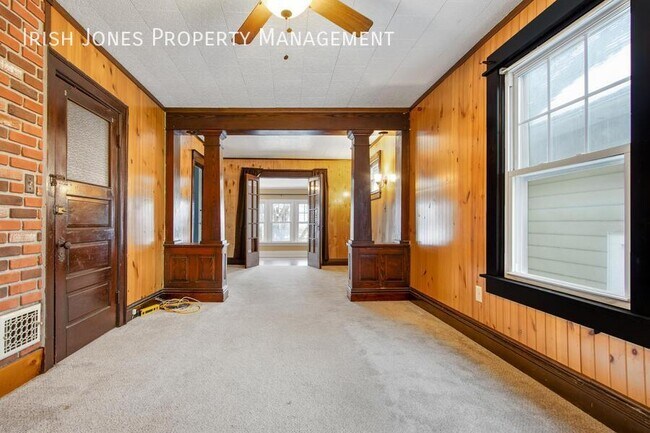 Building Photo - 58 Royal Ave