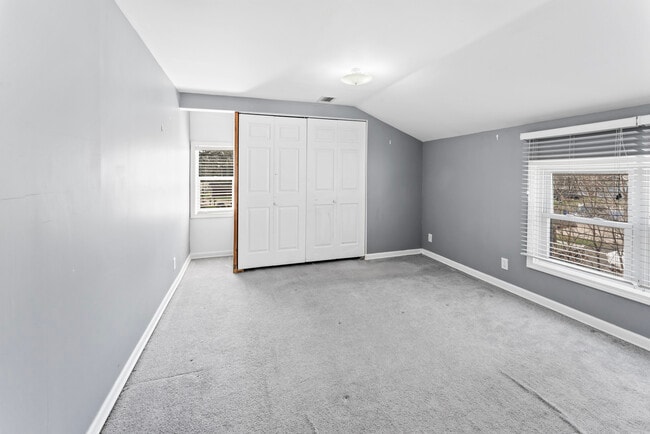 Building Photo - 2916 Oakwood Ave