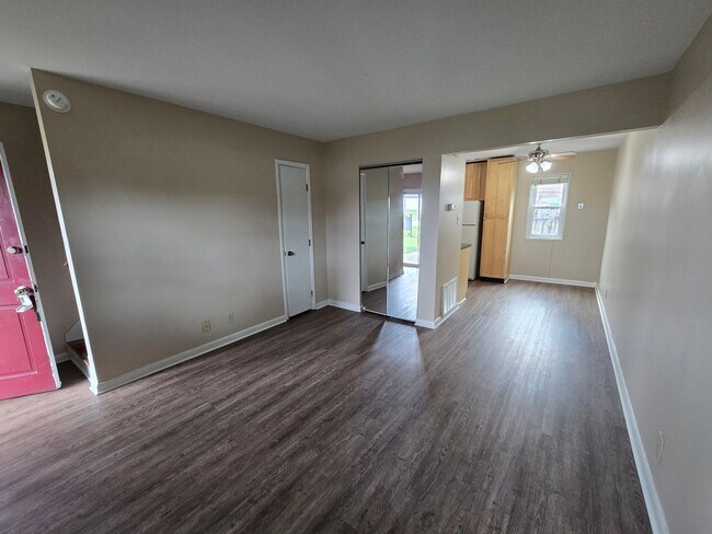 Building Photo - 3400 Taylorsville Rd