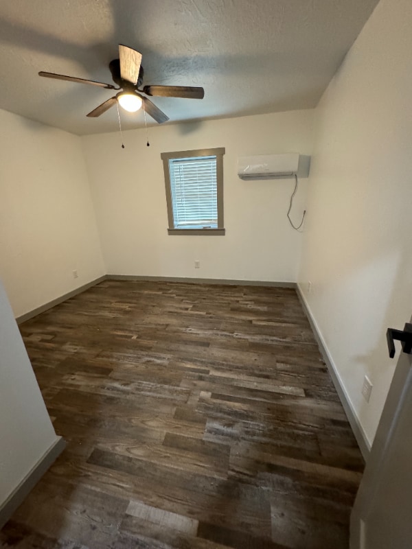 Building Photo - 534 Lee St