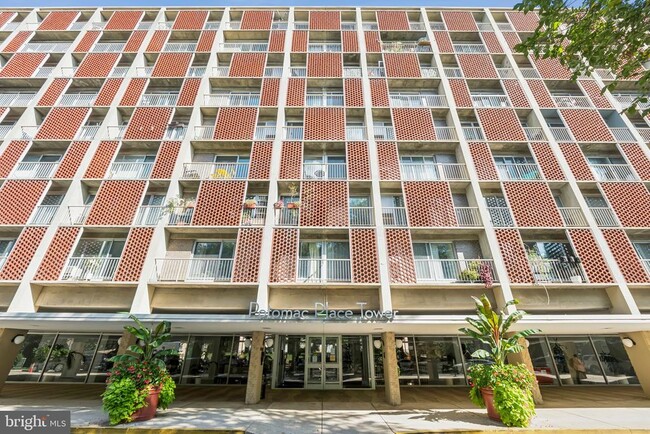 Building Photo - 800 4th St SW