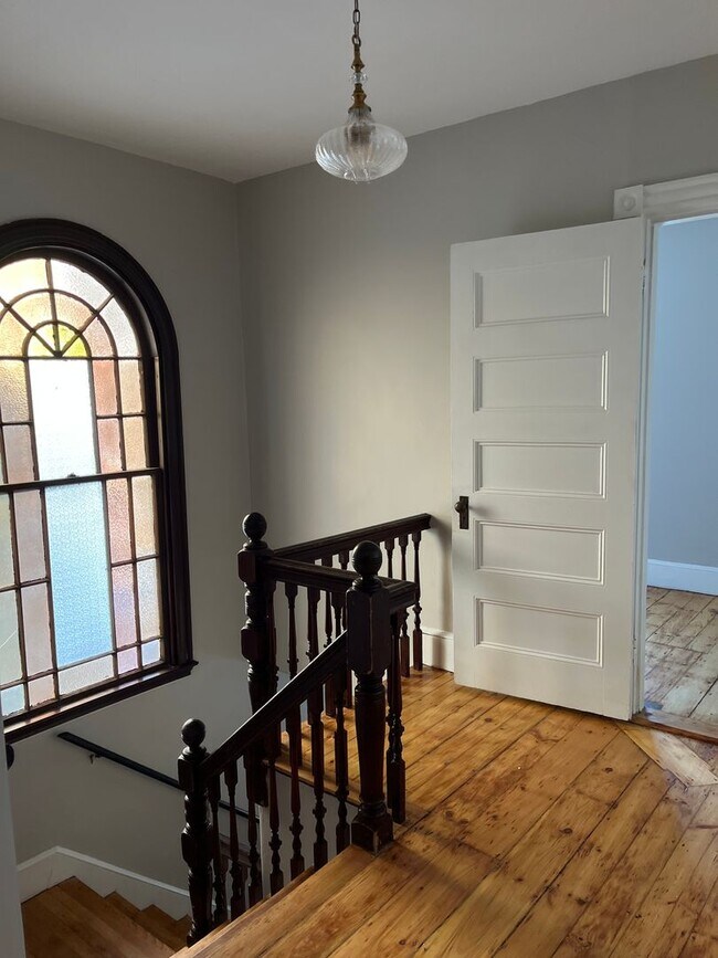 Building Photo - 130 Neal St