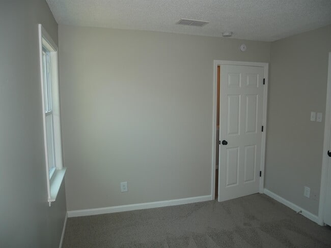 Building Photo - 4651 Addington Dr