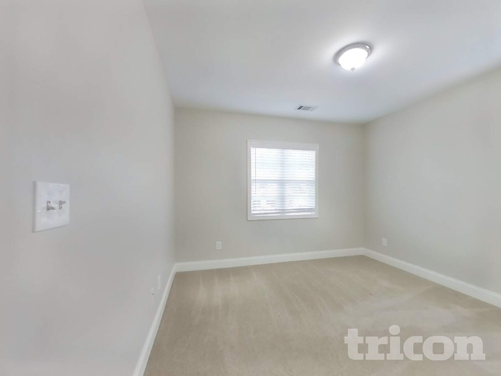 Building Photo - 367 Parkmont Way