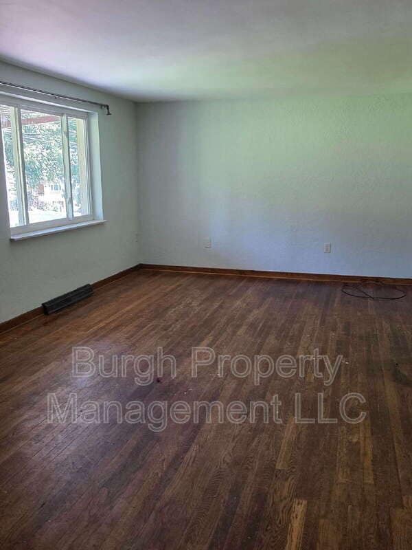 Building Photo - 286 Thompsonville Rd