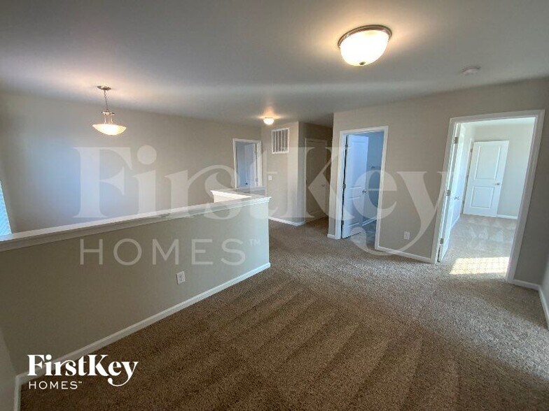 Building Photo - 144 Fairfield Dr