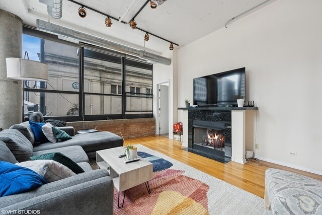 Building Photo - 130 S Canal St