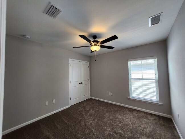 Building Photo - 3 bedroom house for rent in NE Tallahassee...