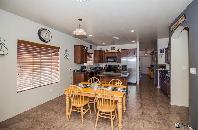 Building Photo - 4533 S Agave Ave