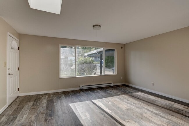 Building Photo - 850 SW 6th Ave