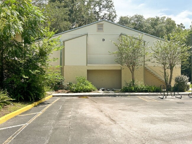 Building Photo - Adorable 1/1 in Tumblin Creek