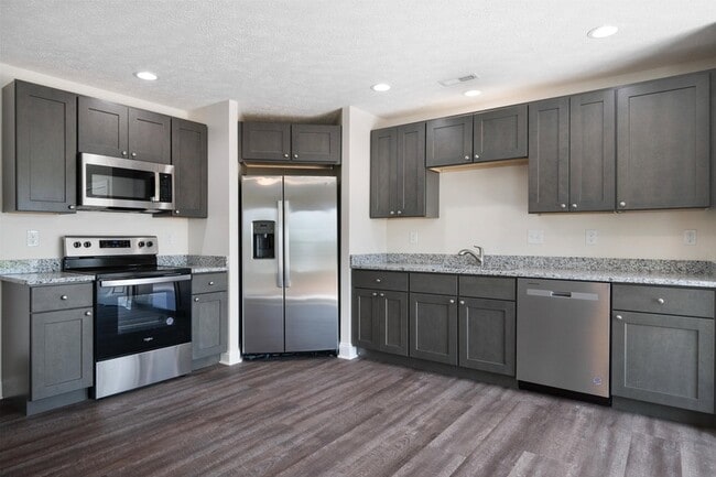 Building Photo - 445 Skylar Dr
