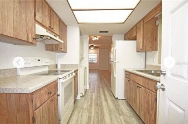 Building Photo - 2112 Oak Chace Ct