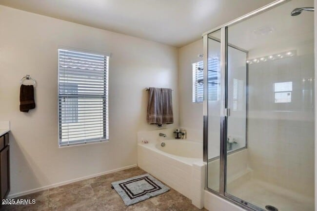 Building Photo - 12039 W Leather Ln