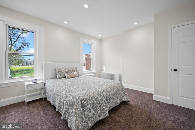 Building Photo - 7608 Chelwynde Ave