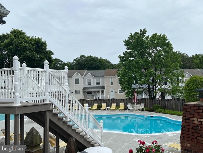 Building Photo - 102 Picadilly Lane #203