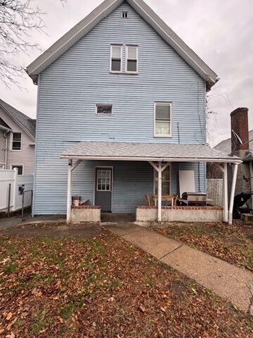 Building Photo - 6 Apple St