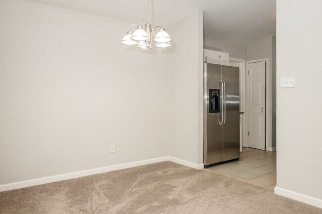 Building Photo - 2730 Bear Springs Dr