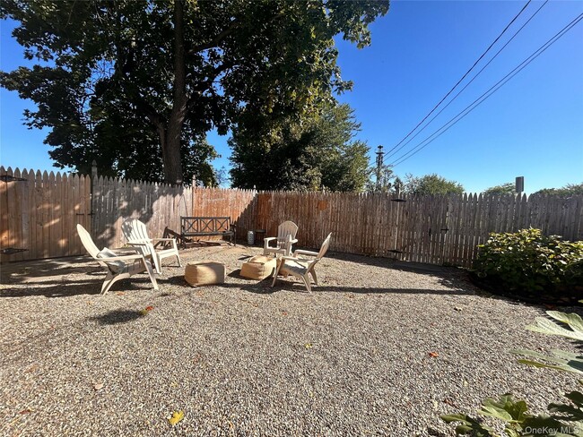 Building Photo - 549 Piermont Ave