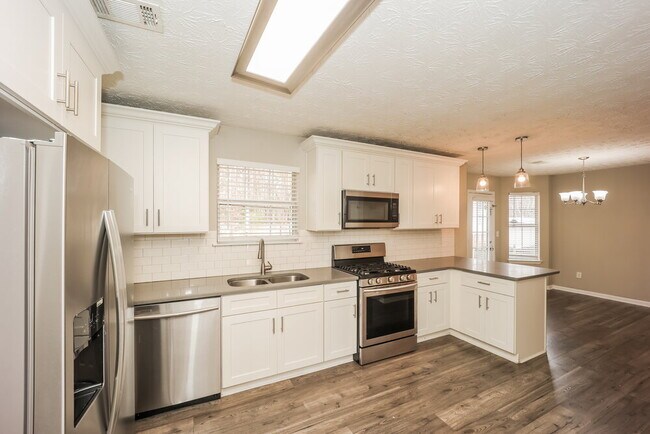 Building Photo - 5476 Perching Pl