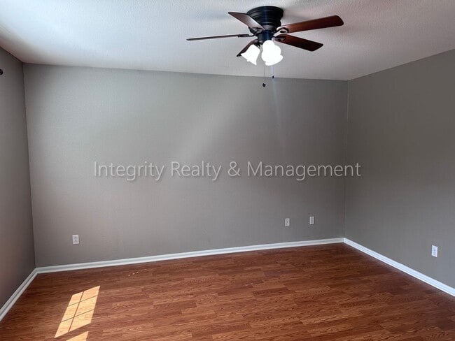 Building Photo - 1041 W Laurenwood Ln