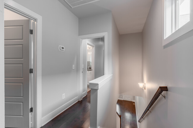 Building Photo - 517B Southgate Ave