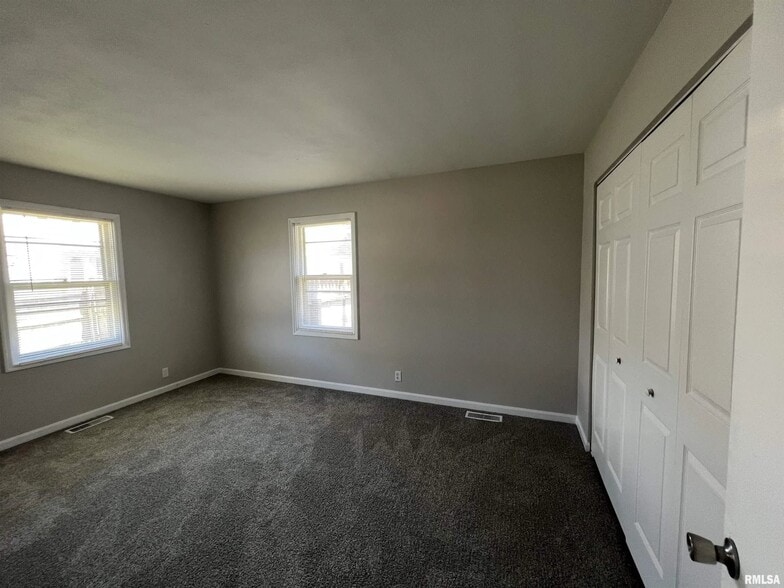 Building Photo - 1217 E Forrest Hill Ave